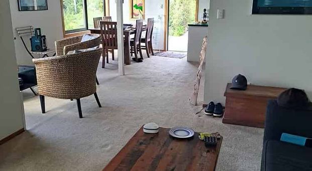 Beach and boat ramp 3 bedroom family home - Photo 1