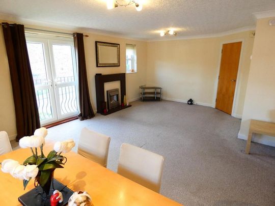 2 bedroom flat to rent - Photo 1