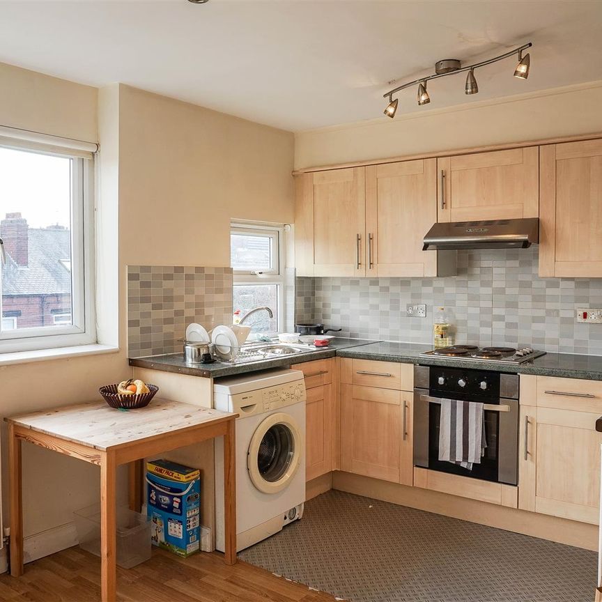 Flat 3, 12 Stanmore Road, Leeds, LS4 2RU - Photo 1