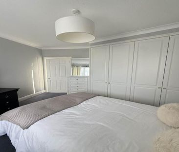 1 bedroom in a flat share to rent - Photo 1