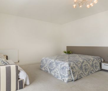 4 bedroom Town House to let - Photo 1