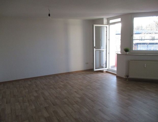 Charmante 2-Zimmer-Wohnung mit Balkon und Einbauküche - Foto 1