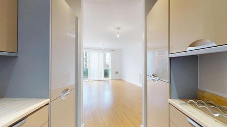 2 bedroom flat to rent - Photo 3