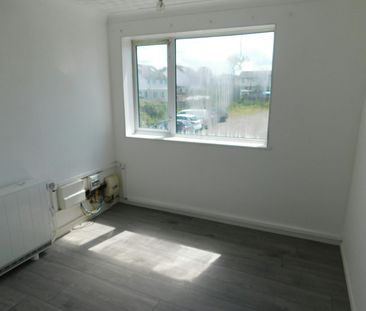 Flat to rent on - Photo 2