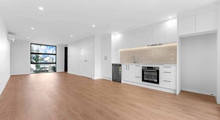 Modern 3-Bedroom Home with Ensuite & Parking in Prime St Lukes Location - Photo 2