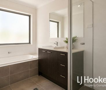 Beautiful Family Home In Killara Estate Logan Reserve!! - Photo 6