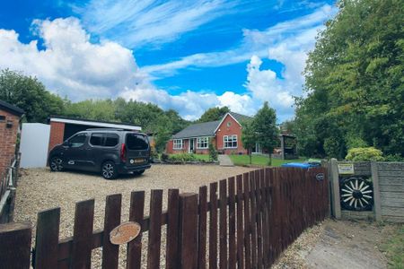 3 bedroom detached bungalow to rent - Photo 2