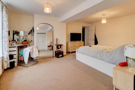 Market Hill, Southam, CV47 0HE - Photo 2