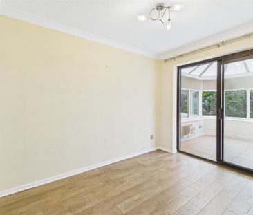 4 bedroom detached house to rent - Photo 3