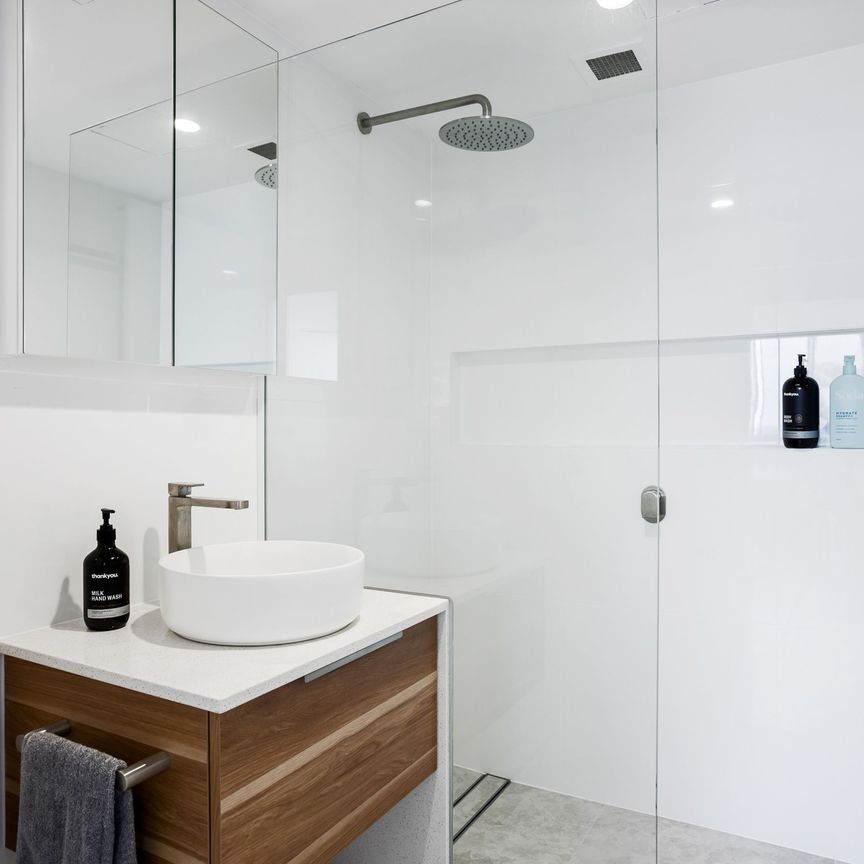 Furnished Apartment with Ocean Views! - Photo 1