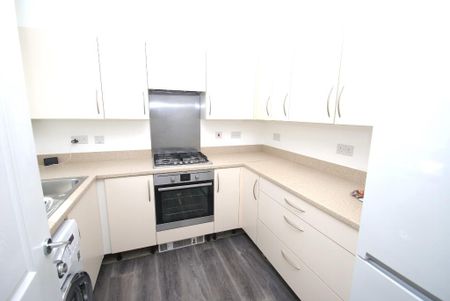 2 bedroom terraced house to rent - Photo 4