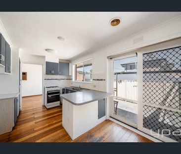 Prime Location! - Photo 4