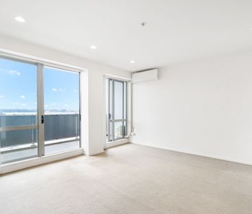 Water views, Balcony and Carpark - Photo 1