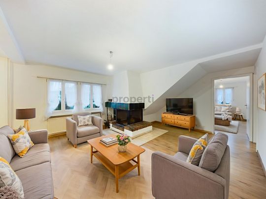 Centrally located duplex apartment with a fireplace ideal for couples, small families or shared living - Photo 1
