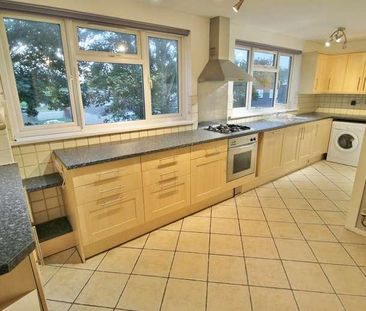 Highwood Lane, Loughton, IG10 - Photo 3