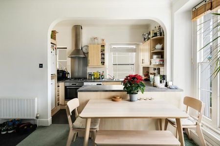 2 Bed Flat - Photo 5