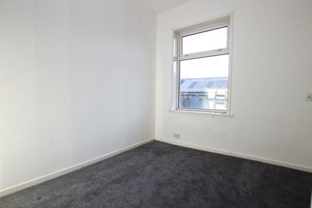 2 bedroom House To Let - Photo 4
