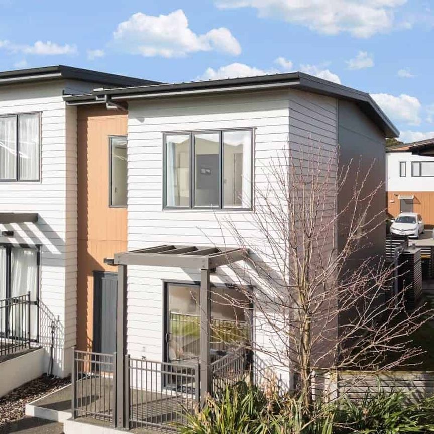 Modern Stylish Home - Photo 1