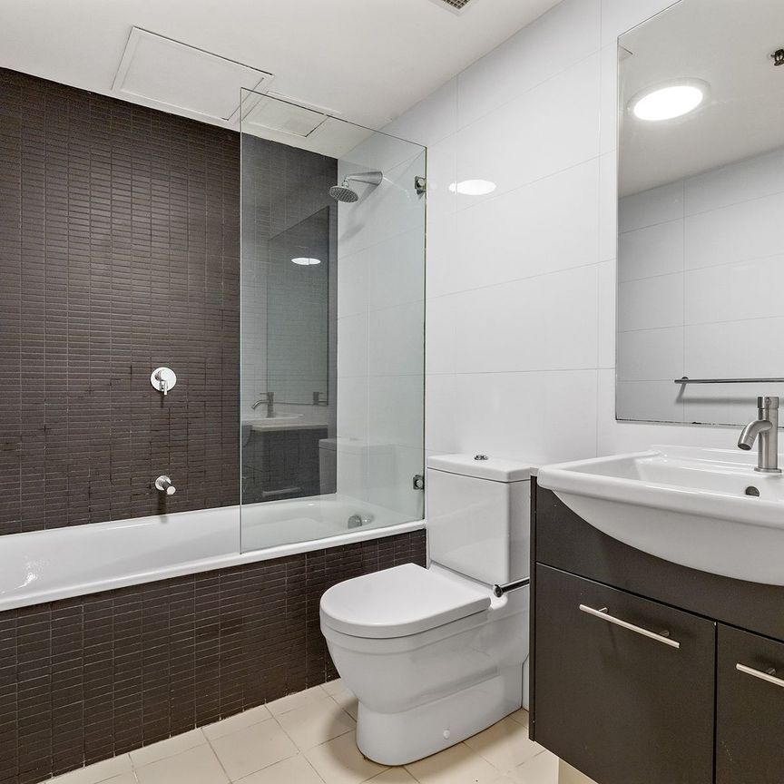 Modern Apartment with Style, Light & Location - Photo 1