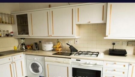 2 Bed Flat, Raleigh Court, SE16 - Photo 4