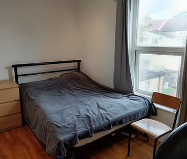 Room in a Shared House, Ramsay Road, E7 - Photo 1