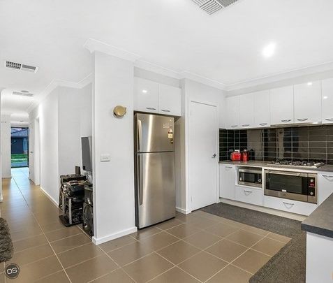 Style & Elegance - Photo 1