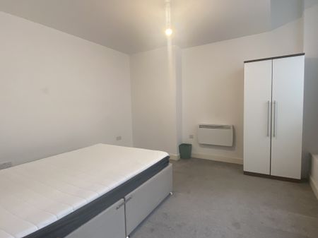 The Strand, Liverpool - Photo 2