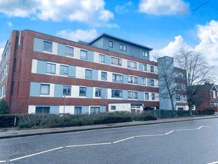 QUEENSWAY, BLETCHLEY - TWO BEDROOM - Photo 5