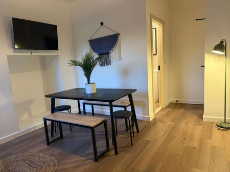 Church Street West Room 2 - Photo 2