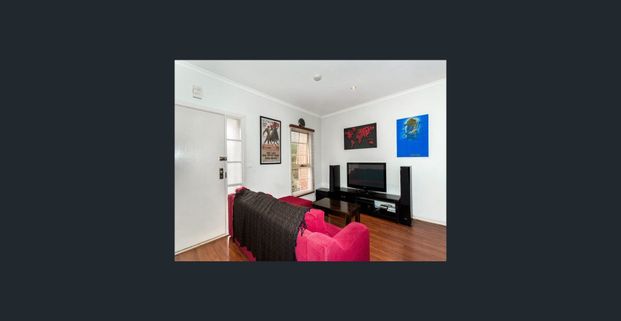 Comfort and Convenience in Flemington - Photo 1