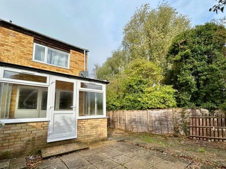 2 bedroom end of terrace house to rent - Photo 2