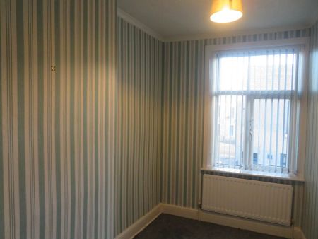 Halifax Road, Rochdale, OL16 - Photo 4