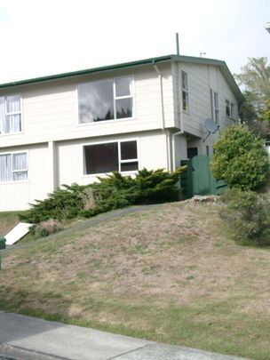 Executive Living in Newlands – Stunning Two-Bedroom Townhouse - Photo 1