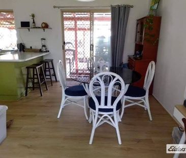 Charming Country Cottage In A Country Town! - Photo 3