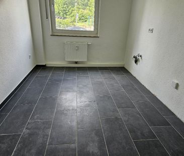 Frisch renovierte Erdgeschosswohnung mit ca. 69 m² Wohnfläche, 3 Zi... - Photo 2