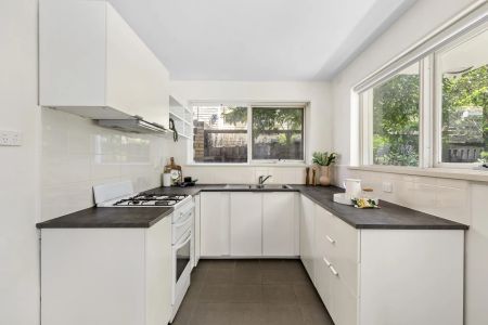 Unit 1/87 Studley Park Road, Kew. - Photo 5