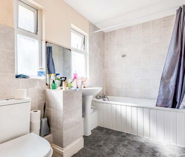 3 bedroom terraced house to rent - Photo 6