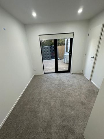 New Build - 4 Bedrooms, 3.5 Baths, 2 Carpark - Photo 3