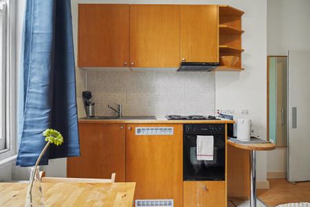 Flat 14 Penywern Road, Earls Court SW5 9SX - Photo 3
