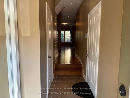 For Lease - 15 Latitude Lane, Whitchurch-Stouffville, Ontario - Photo 4