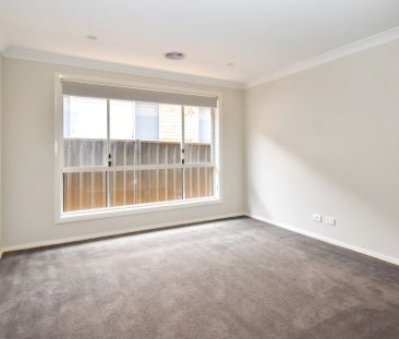 Relaxed Living Backing Onto Nature Reserve - Photo 4