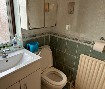 1 bedroom in a house share to rent - Photo 3