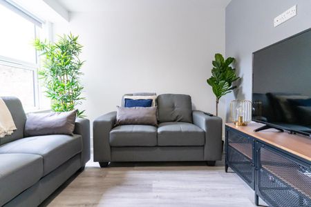 Telephone #32 - Photo 3