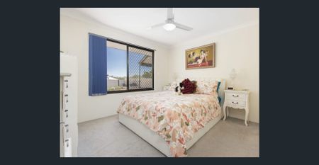Easy Care Family Living in Leda - Photo 3