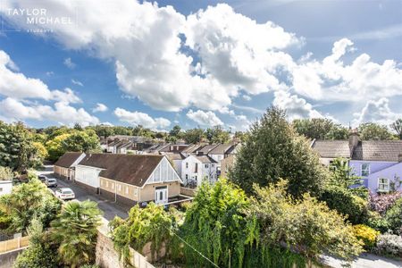 6 bedroom terraced house to rent - Photo 4