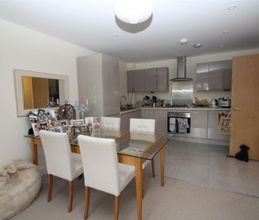 Queens Road, High Wycombe - Photo 2