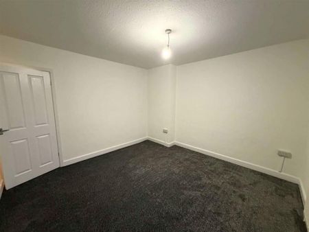 2 bedroom semi-detached house to rent - Photo 4