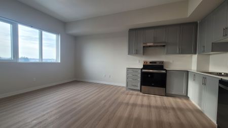 For Lease - 13042 Yonge Street Unit# PH04 (#604), Richmond Hill, Ontario - Photo 5