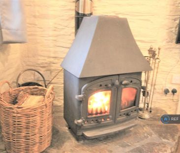 2 bedroom semi-detached house to rent - Photo 3