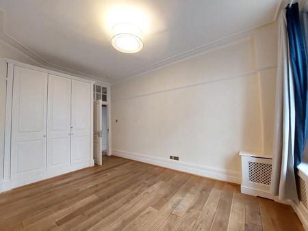 St. Johns Wood Court, St. Johns Wood Road, London NW8 - Photo 5